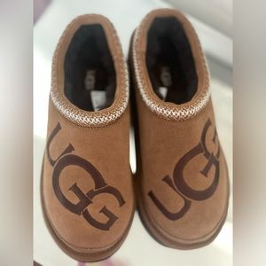 UGG TASMAN LOGO SLIPPERS ( NEW)